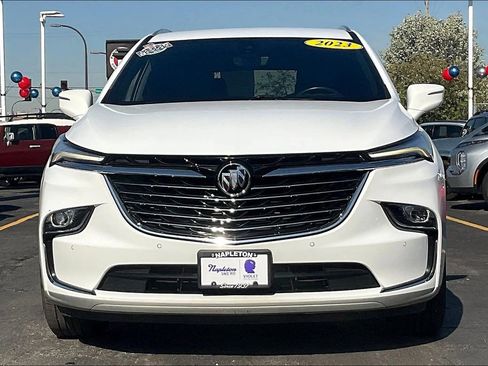 Used 2023 Buick Enclave Premium image 2