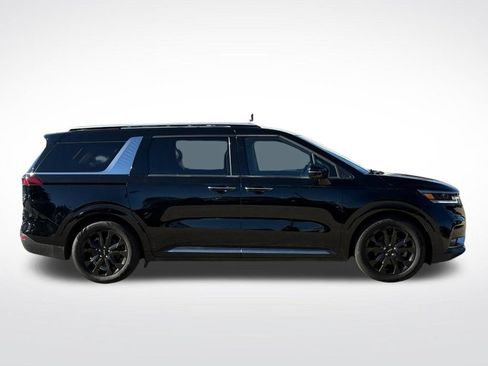 Used 2024 Kia Carnival SX FWD image 2