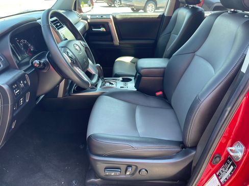 Used 2020 Toyota 4Runner SR5 Premium RWD image 10