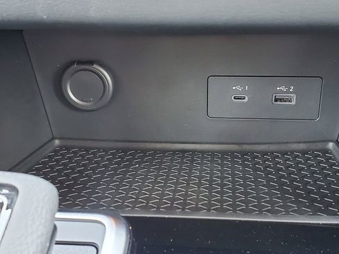 New 2025 Nissan Pathfinder SV image 32