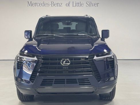 Used 2025 Lexus GX 550 w/ Accessory Package (2T) image 9