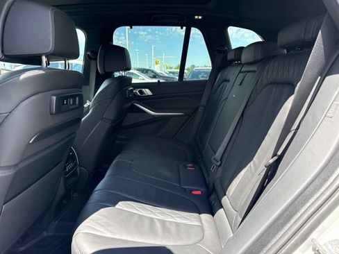 Used 2019 BMW X5 xDrive50i w/ M Sport Package AWD/4WD image 9