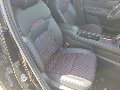 Used 2025 Nissan Kicks SR FWD image 39
