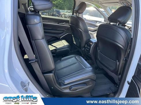 Used 2022 Jeep Grand Cherokee L Limited AWD/4WD image 23