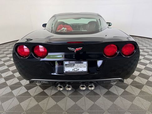Used 2007 Chevrolet Corvette Coupe w/ Preferred Equipment Group RWD image 5