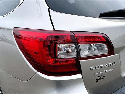 Used 2015 Subaru Outback 2.5i Limited AWD/4WD image 29