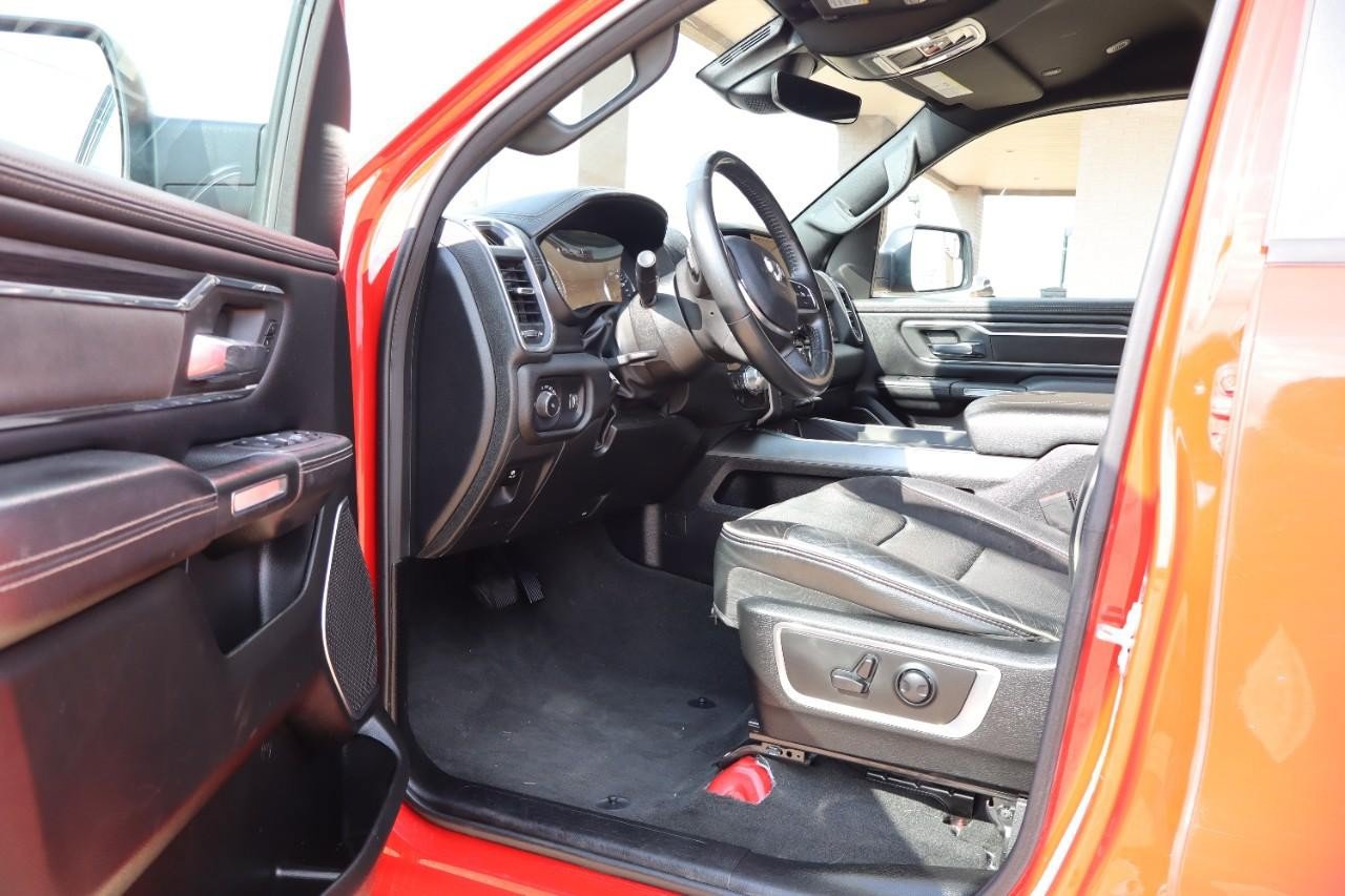 Used 2024 RAM 1500 Laramie AWD/4WD image 9
