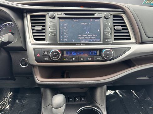 Used 2015 Toyota Highlander XLE AWD/4WD image 15