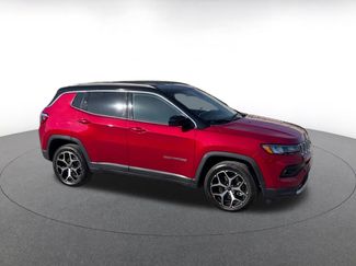 Used 2025 Jeep Compass Limited video 2