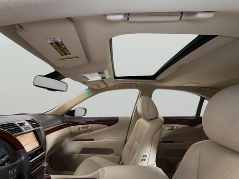 Used 2011 Lexus LS 460 w/ Comfort Pkg RWD image 32
