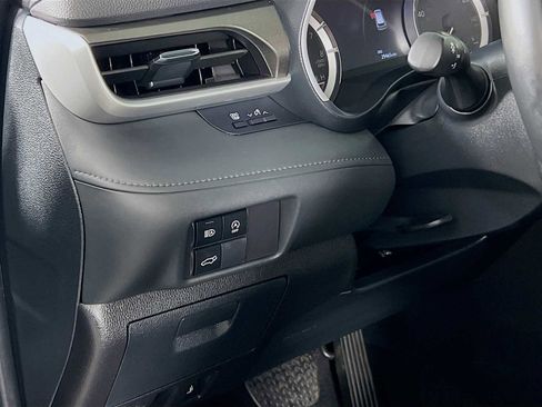 Used 2024 Toyota Highlander XLE image 10