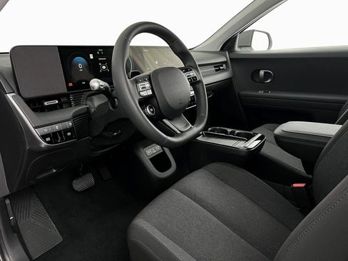 New 2025 Hyundai Ioniq 5 SE image 14