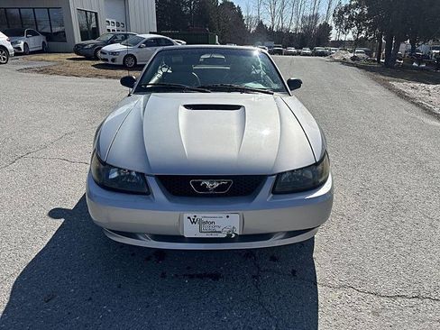 Used 2002 Ford Mustang Deluxe Convertible image 8