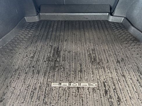 Used 2022 Toyota Camry SE image 15