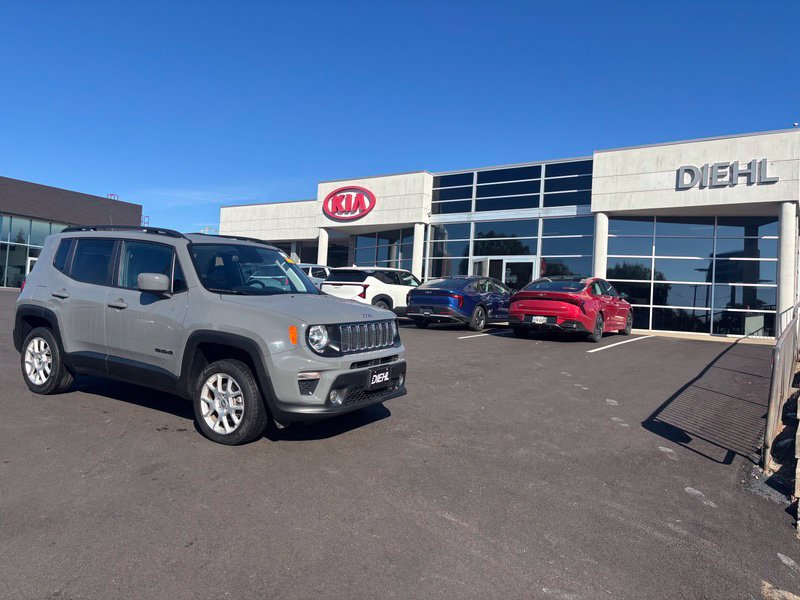 Used 2020 Jeep Renegade Latitude w/ Popular Equipment Group AWD/4WD image 4
