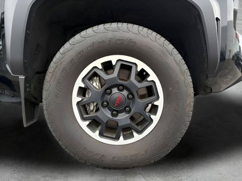 Used 2024 Toyota Tacoma TRD Off-Road AWD/4WD image 24