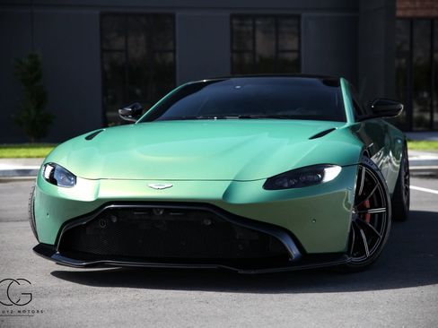 Used 2020 Aston Martin V8 Vantage Coupe image 2