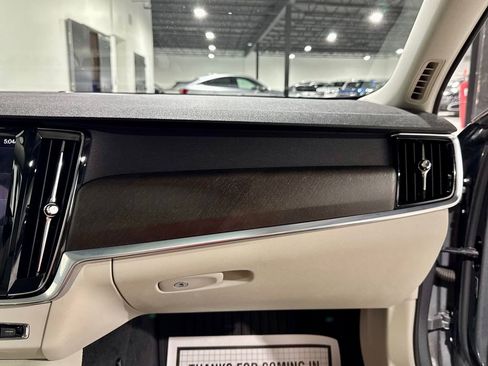 Used 2020 Volvo V90 T6 Cross Country image 26