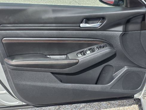 Used 2021 Nissan Altima 2.5 SR w/ SR Premium Package image 33