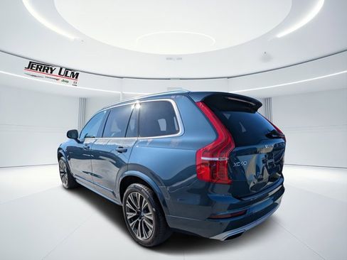Used 2021 Volvo XC90 T5 Momentum w/ Protection Package Premier image 5