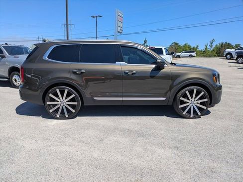 Used 2024 Kia Telluride S w/ S Sunroof Package FWD image 3