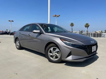 Used 2023 Hyundai Elantra SE w/ Cargo Package