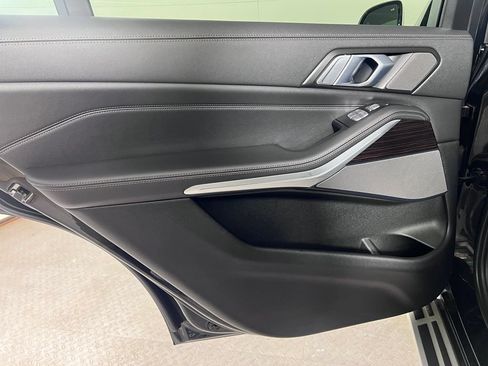 Used 2020 BMW X7 xDrive40i w/ M Sport Package AWD/4WD image 26