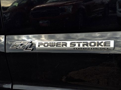 Certified 2020 Ford F250 Platinum w/ FX4 Off-Road Package image 8