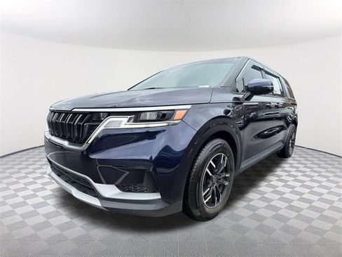 Used 2023 Kia Carnival LX image 1