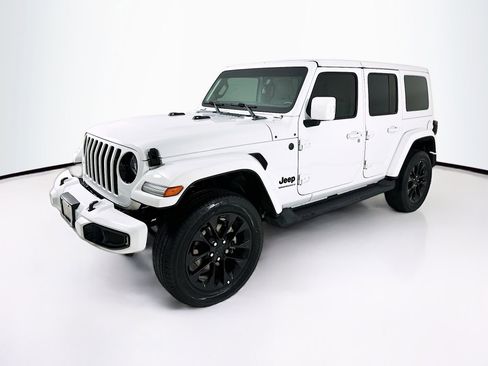 Used 2023 Jeep Wrangler Unlimited Sahara AWD/4WD image 3