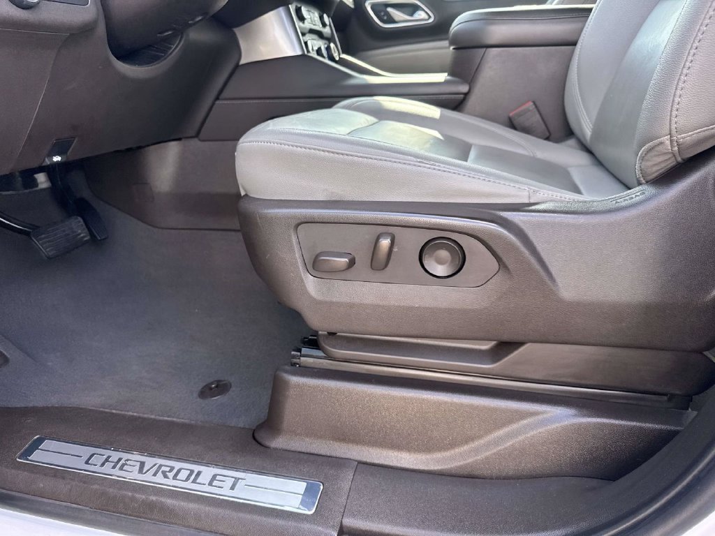 Used 2022 Chevrolet Tahoe LT w/ Luxury Package RWD image 19