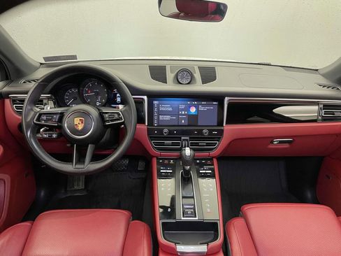 Used 2023 Porsche Macan image 26