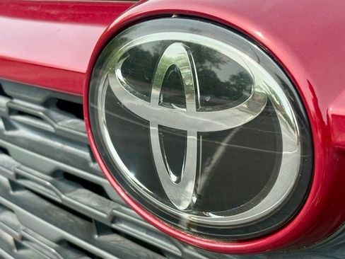 Used 2019 Toyota RAV4 XLE FWD image 16