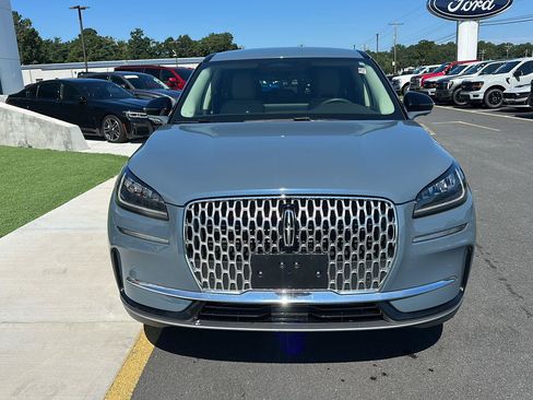 Used 2023 Lincoln Corsair AWD w/ Equipment Group 101A image 2