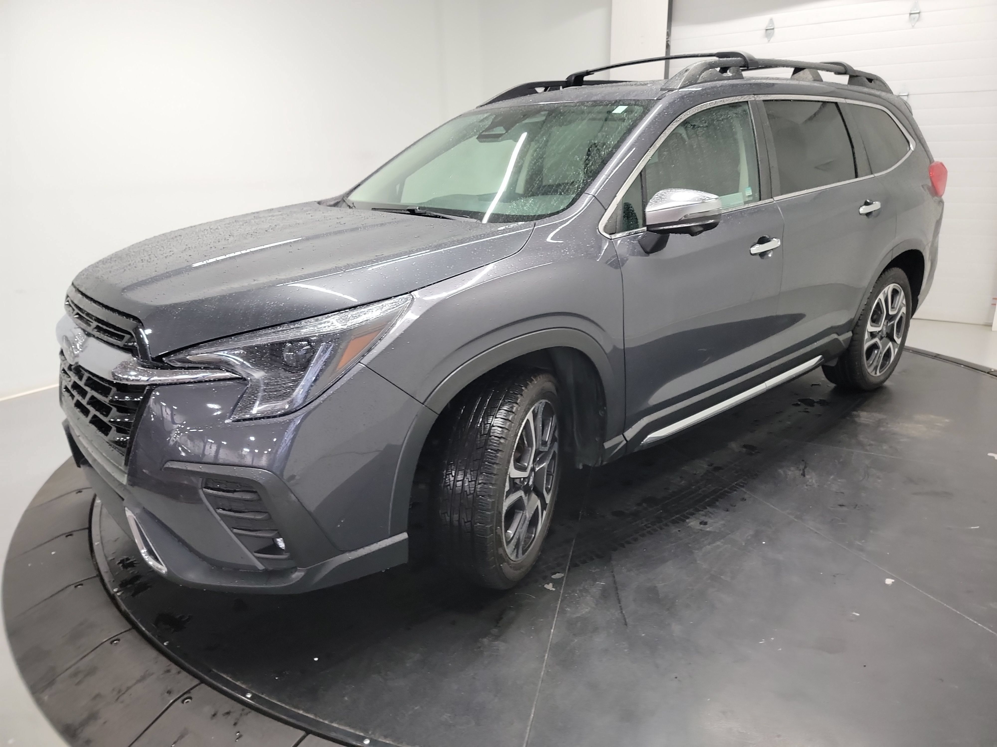 Used 2023 Subaru Ascent Touring AWD/4WD image 3