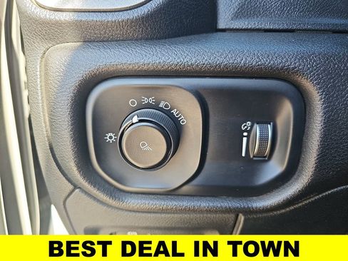 Used 2020 RAM 1500 Tradesman AWD/4WD image 24