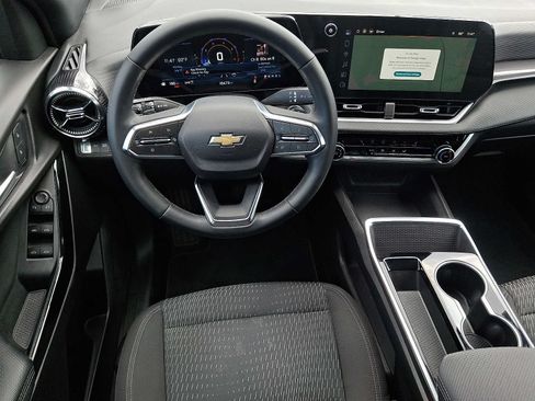 Used 2025 Chevrolet Equinox LT AWD/4WD image 11
