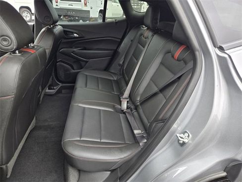 Used 2025 Chevrolet Trax RS image 11