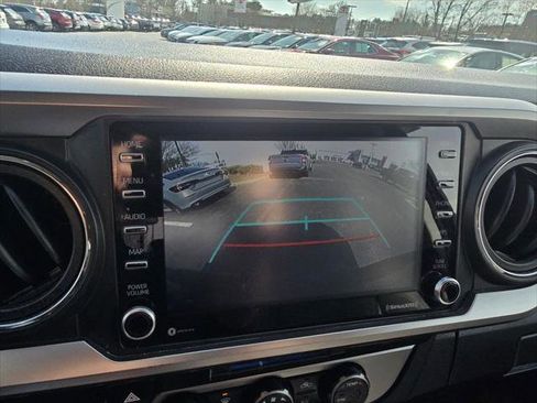 Certified 2023 Toyota Tacoma SR5 AWD/4WD image 25