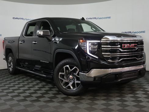 Used 2024 GMC Sierra 1500 SLT w/ SLT Premium Package image 2