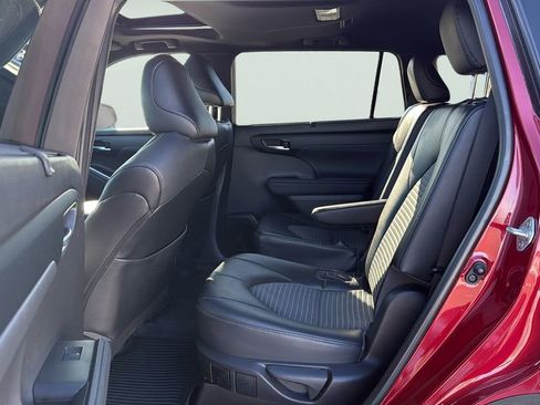 Used 2023 Toyota Highlander XSE image 20