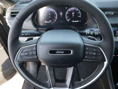 New 2026 Jeep Grand Cherokee Altitude AWD/4WD image 3