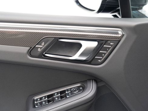 New 2026 Porsche Macan S image 22