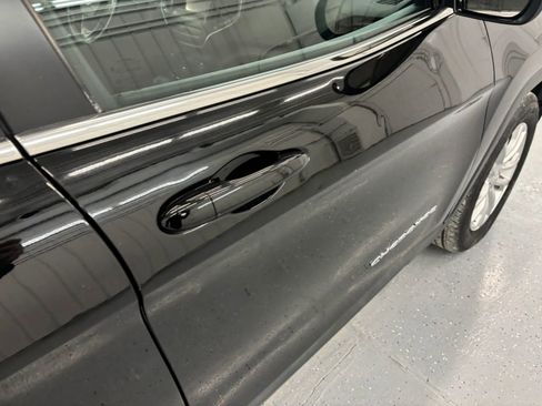 Used 2019 Jeep Cherokee Latitude w/ Popular Appearance Group FWD image 25