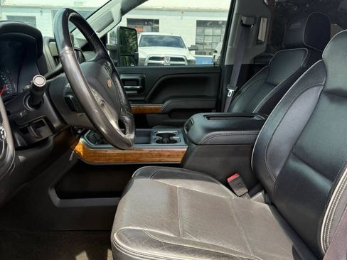 Used 2017 Chevrolet Silverado 2500 High Country w/ Duramax Plus Package AWD/4WD image 9