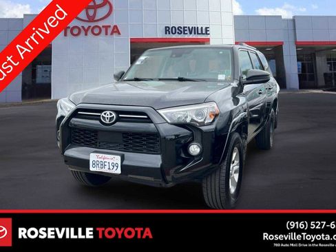 Used 2020 Toyota 4Runner SR5 image 1