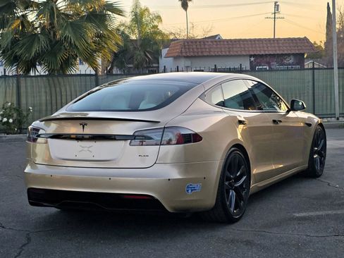 Used 2021 Tesla Model S Plaid image 4