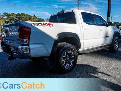 Used 2018 Toyota Tacoma TRD Off-Road image 15