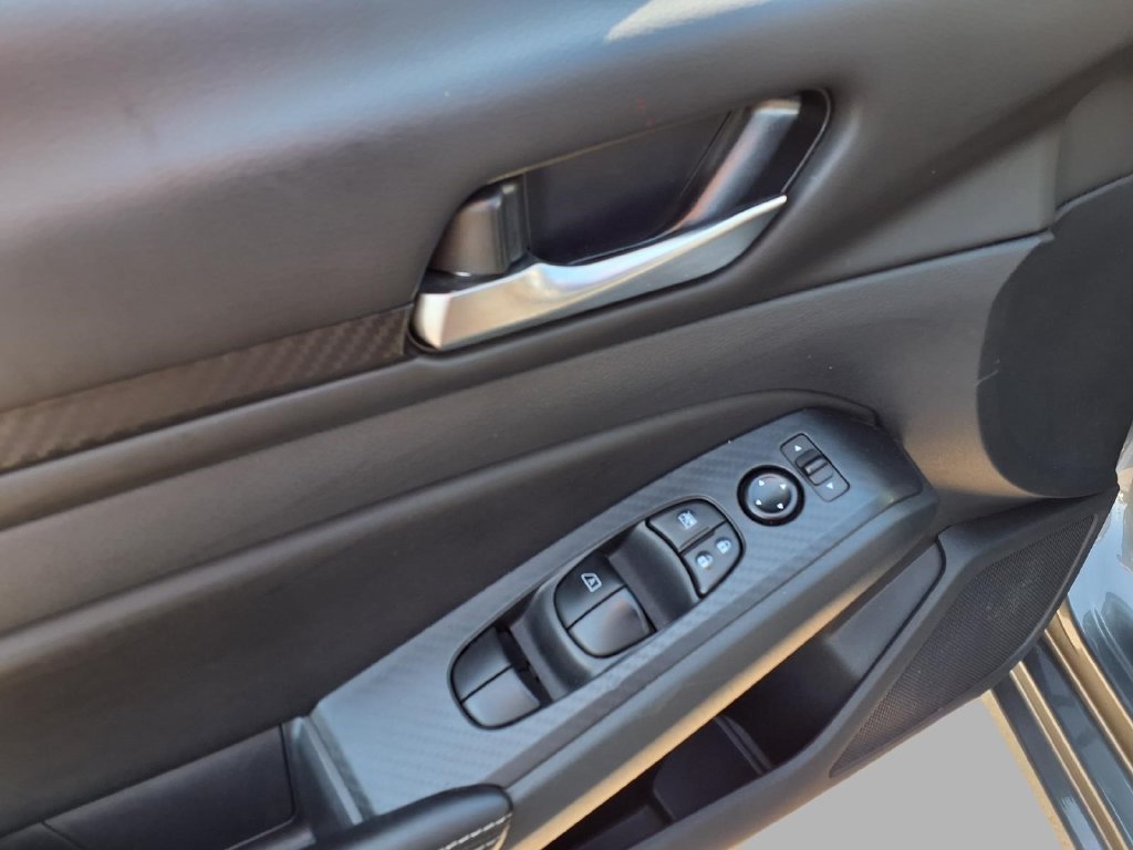 Used 2025 Nissan Altima 2.5 SV FWD image 20