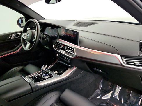 Used 2021 BMW X5 M50i AWD/4WD image 25